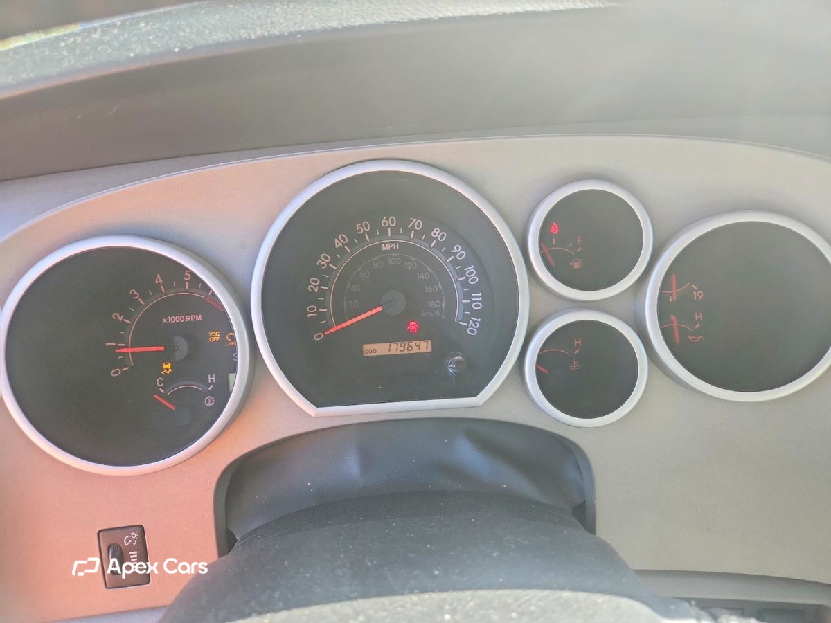 Toyota Sequoia 2010