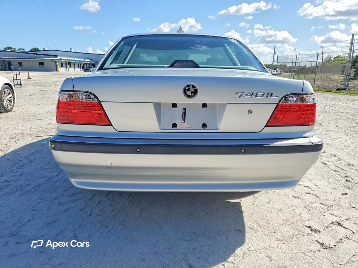 BMW Series 7 2001
