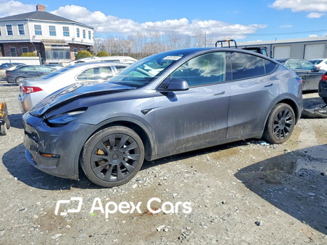 Tesla Model Y 2021 - Image 1 of 12