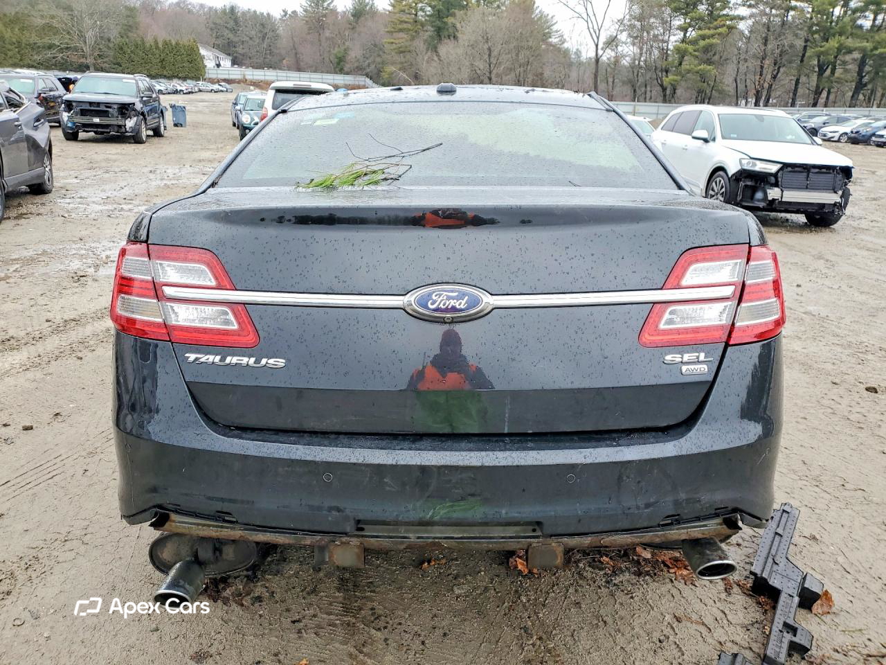 Ford Taurus 2015