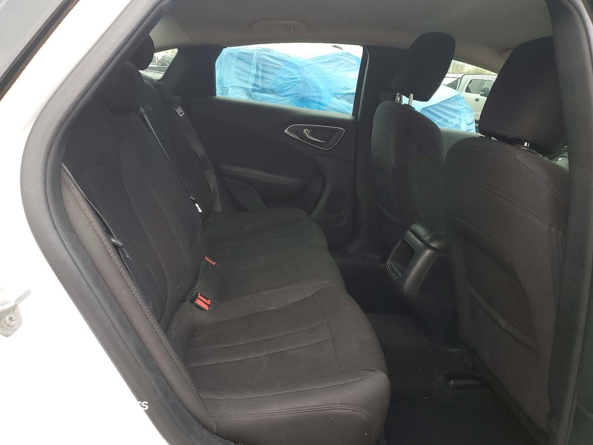 Chrysler 200 2015