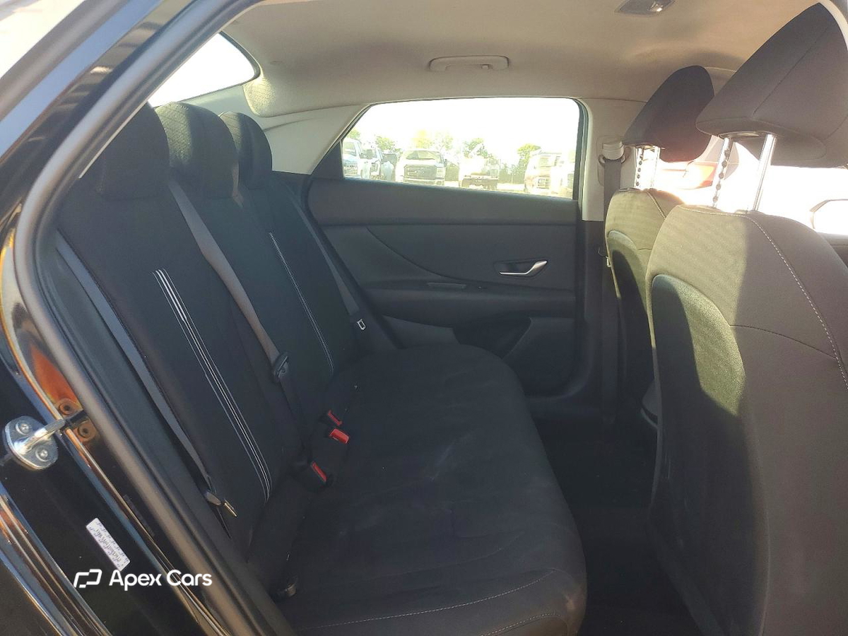 Hyundai Elantra 2021