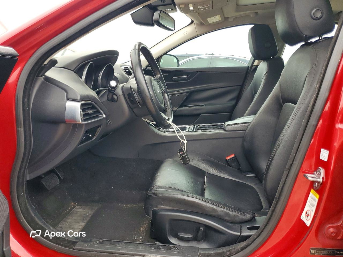 Jaguar XE 2018