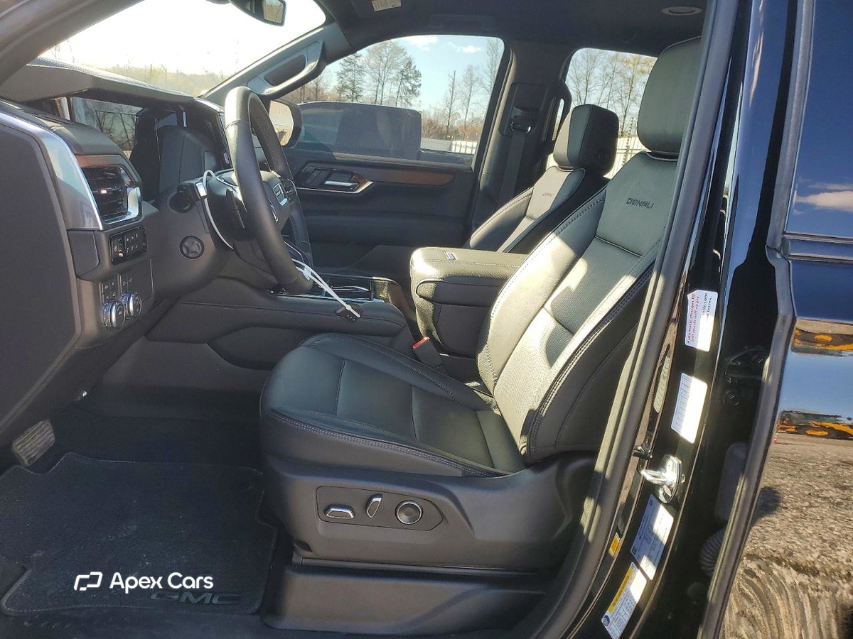 GMC Yukon 2025