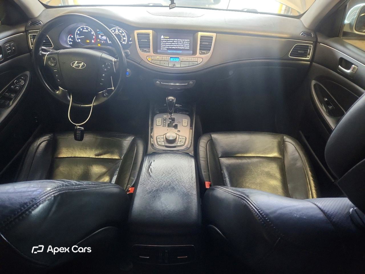 Hyundai Genesis 2012