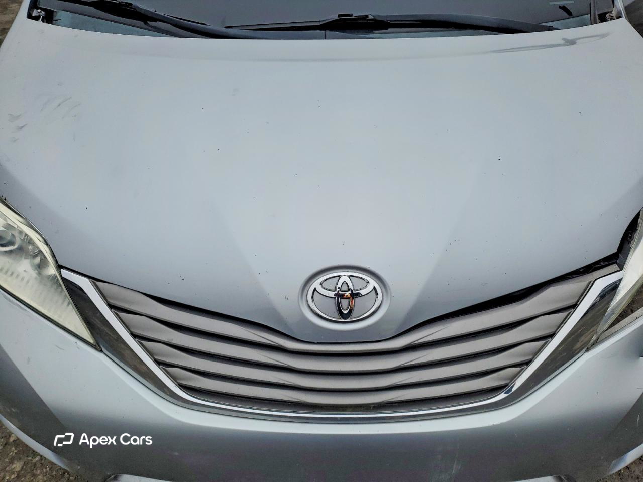 Toyota Sienna 2011