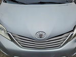 Toyota Sienna 2011