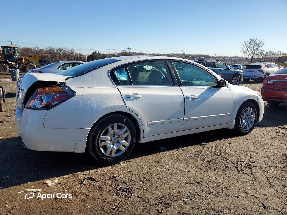 Nissan Altima 2010