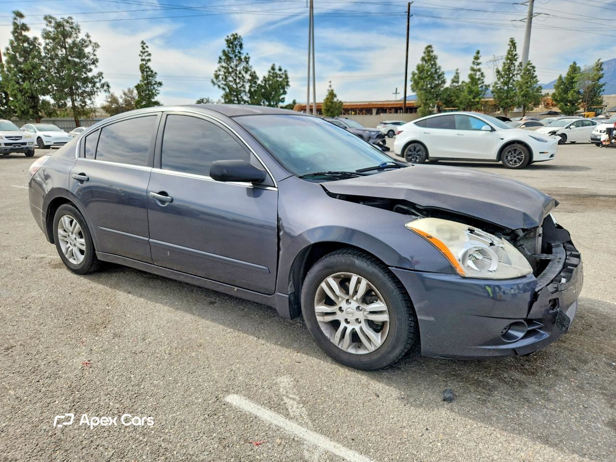 Nissan Altima 2012