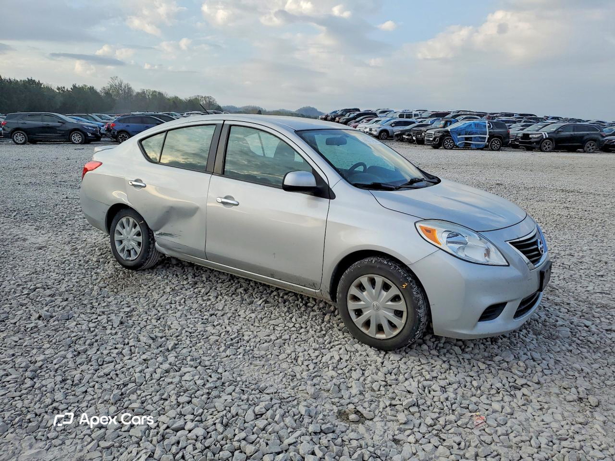 Nissan Versa 2013