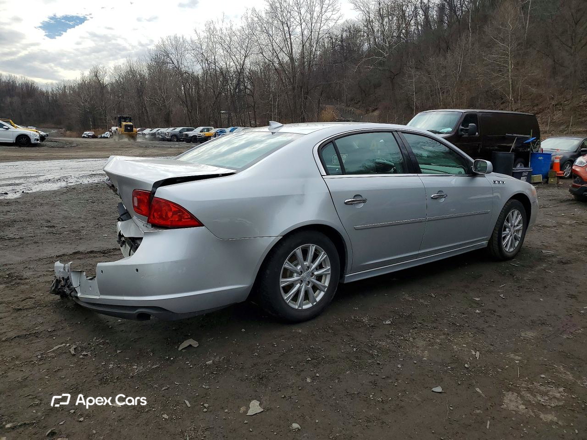 Buick Lucerne 2011