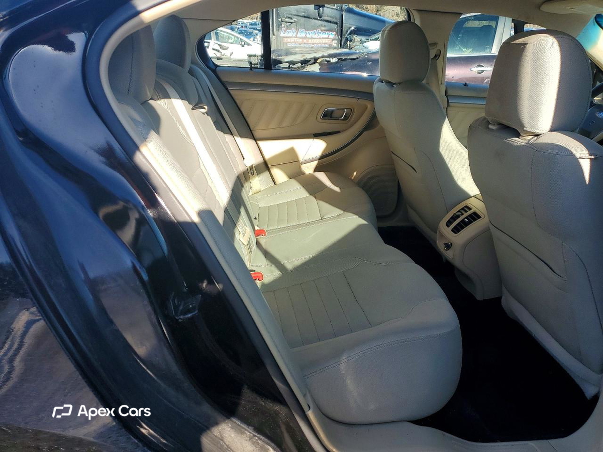 Ford Taurus 2016