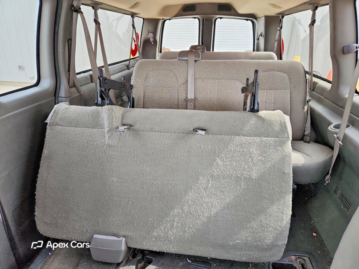 Chevrolet Express 2012