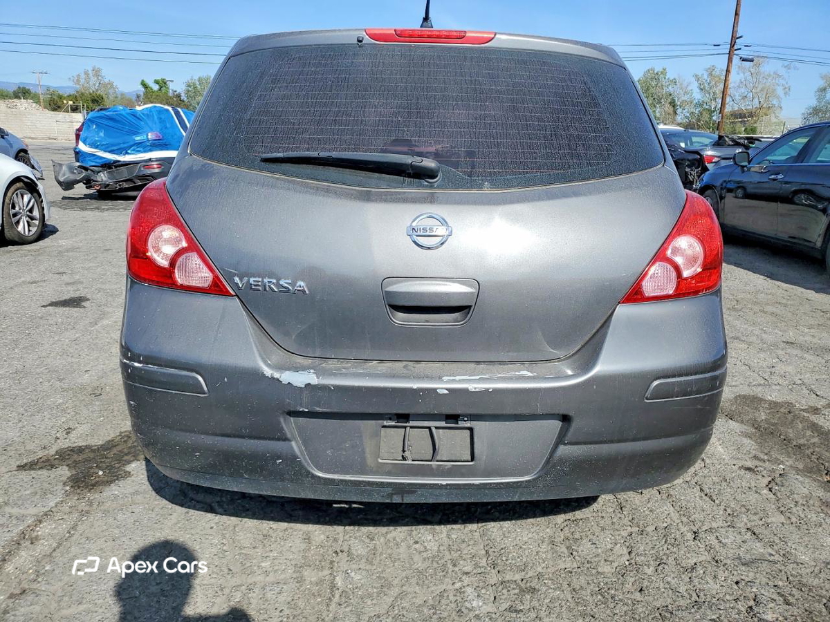 Nissan Versa 2011
