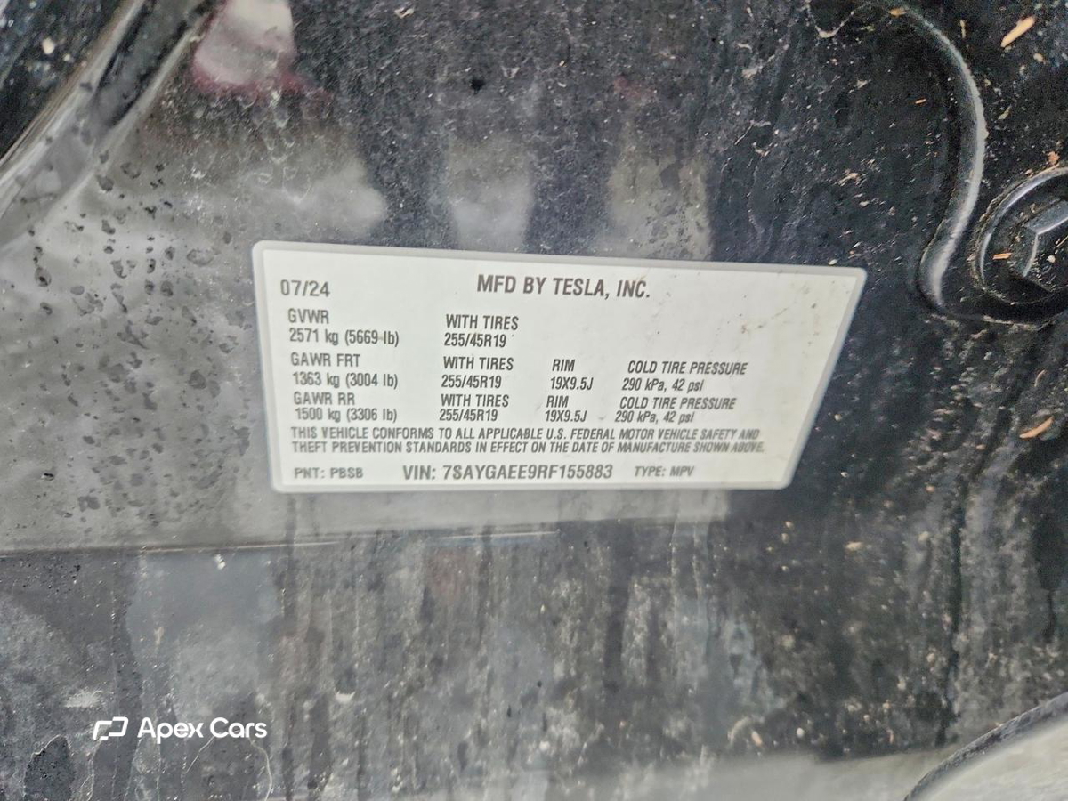 Tesla Model Y 2024