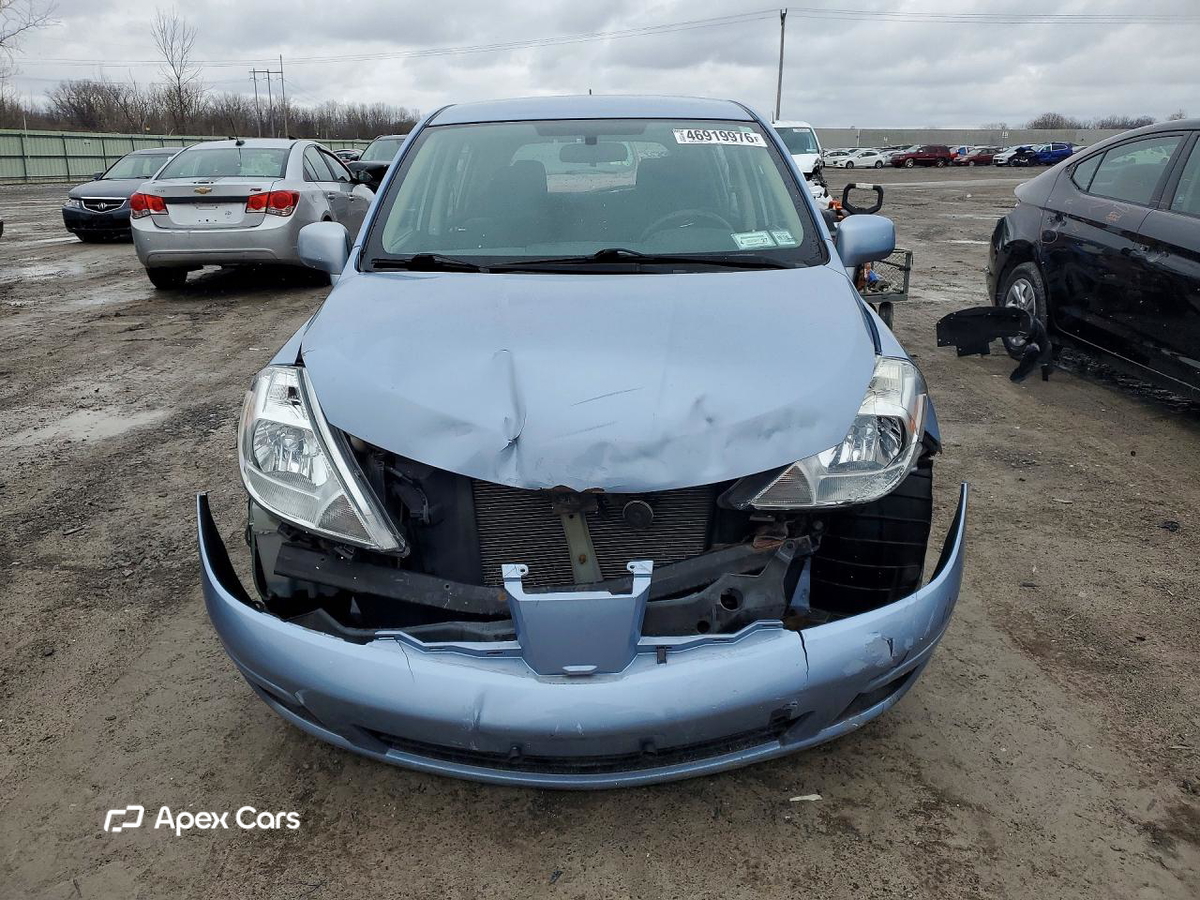Nissan Versa 2011