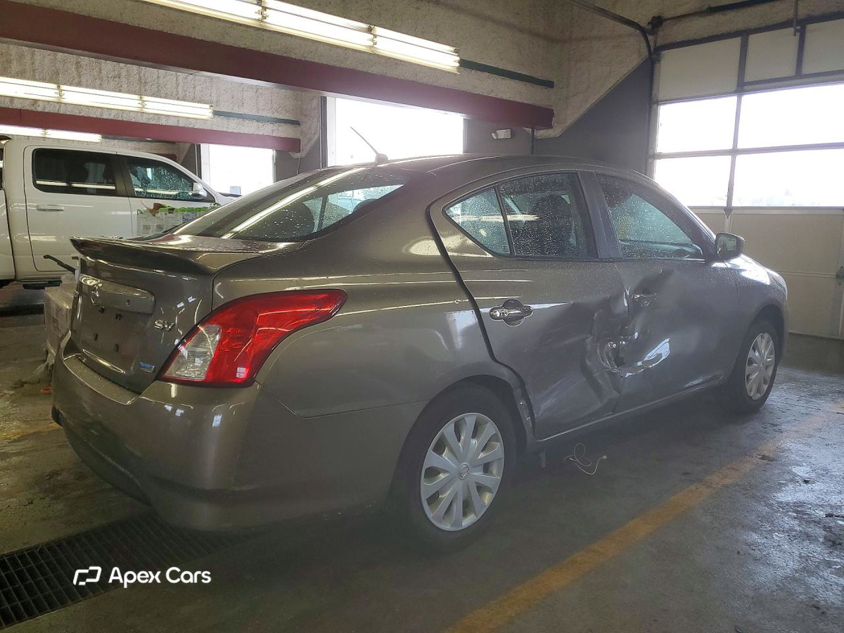 Nissan Versa 2016