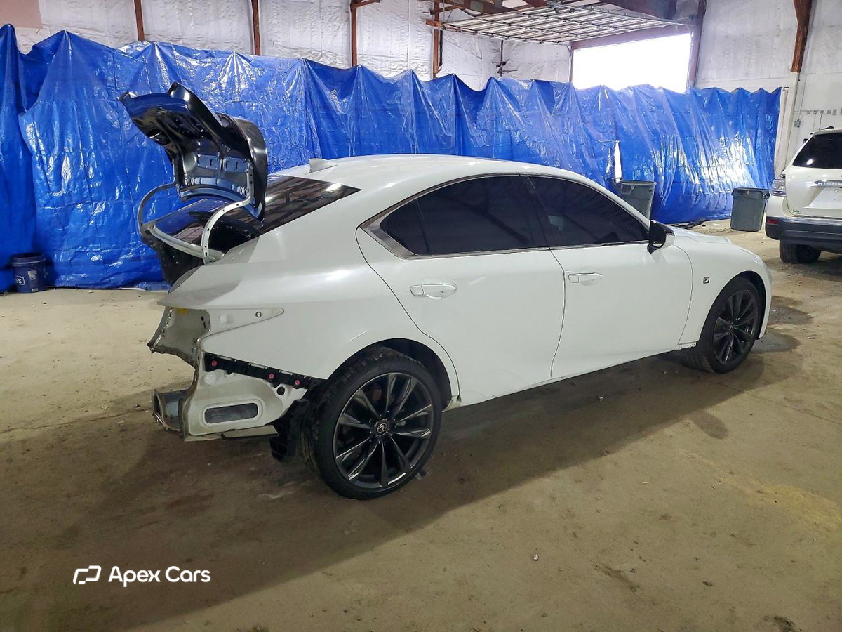 Lexus IS 2023
