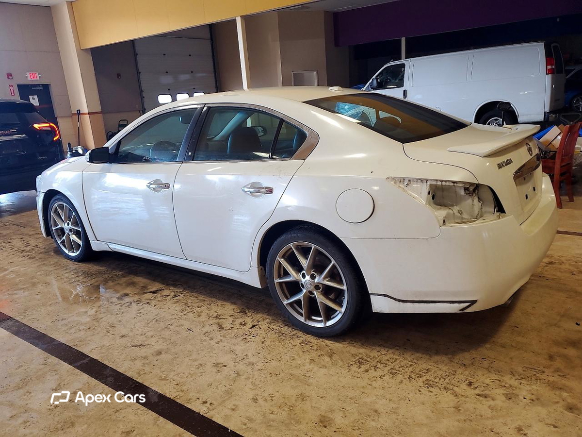 Nissan Maxima 2010