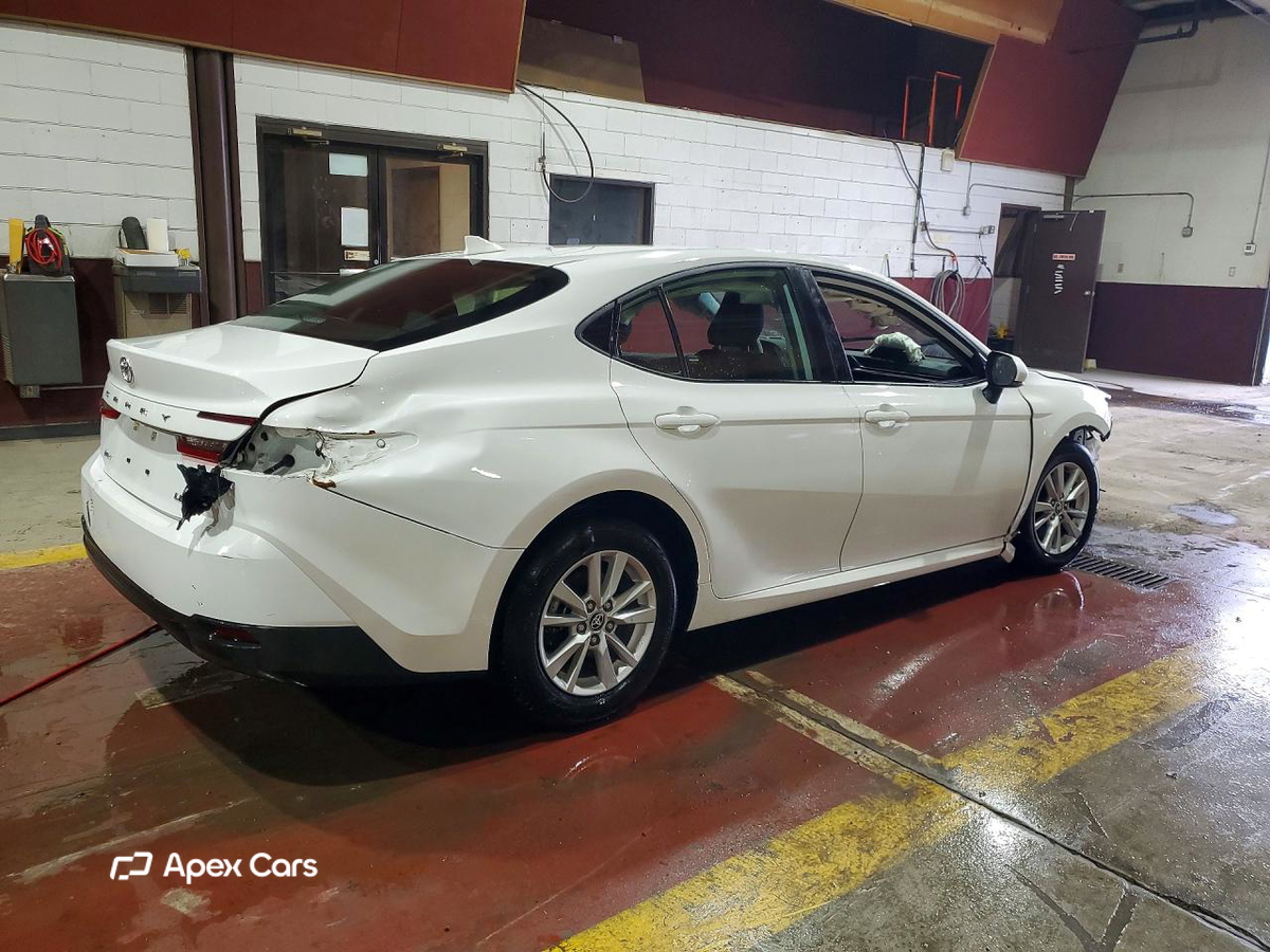 Toyota Camry 2025