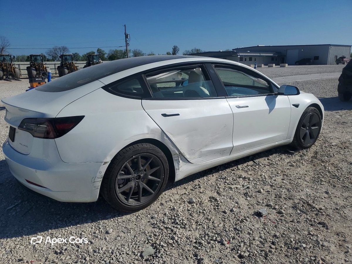 Tesla Model 3 2022