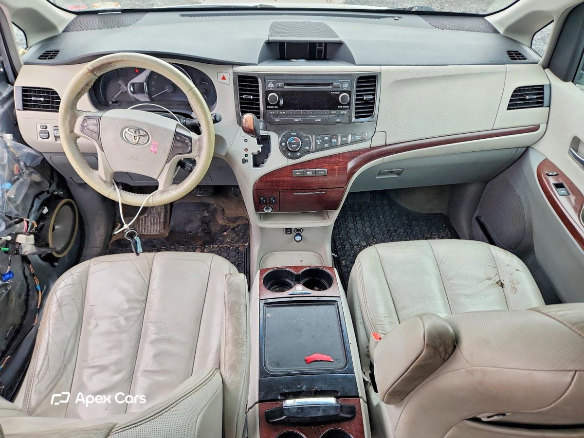 Toyota Sienna 2012