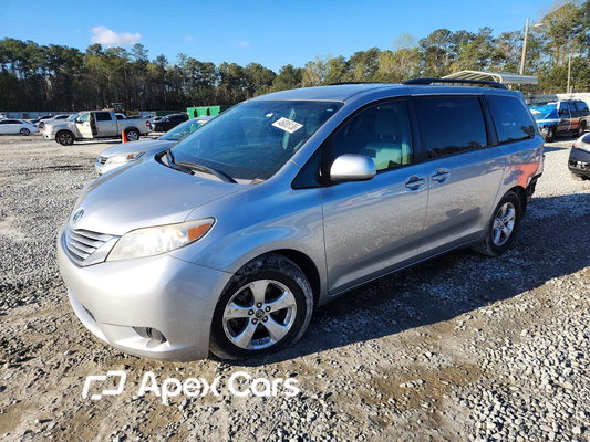 Toyota Sienna 2016 - Image 1 of 14