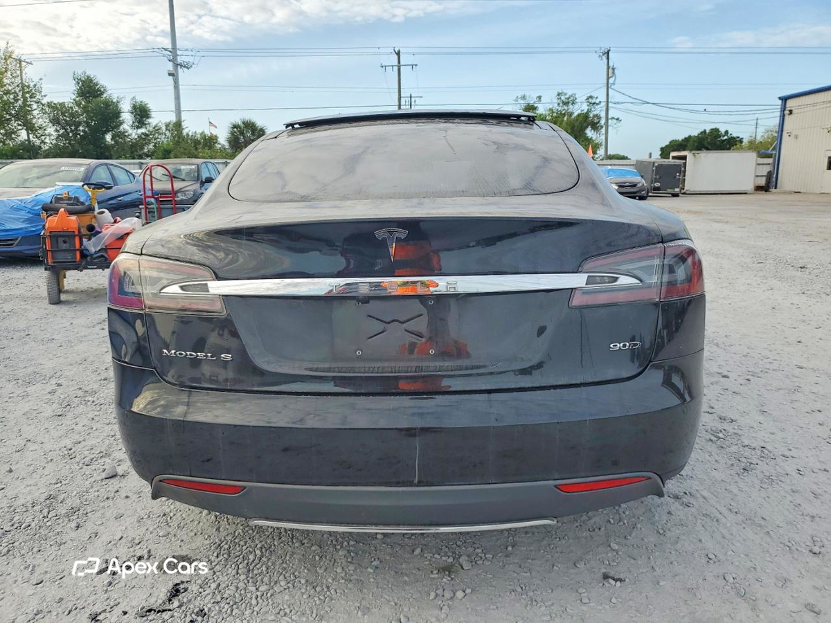 Tesla Model S 2016
