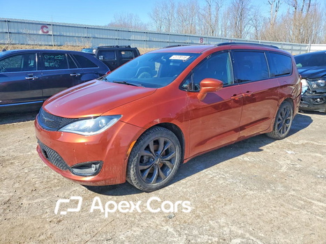Chrysler Pacifica 2018 - Image 1 of 13