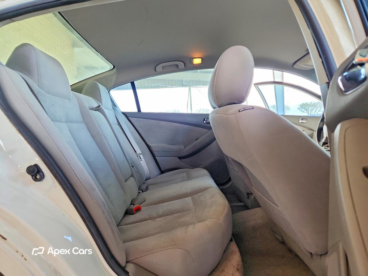 Nissan Altima 2011