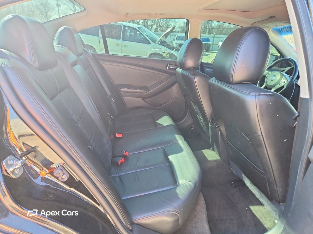 Nissan Altima 2012