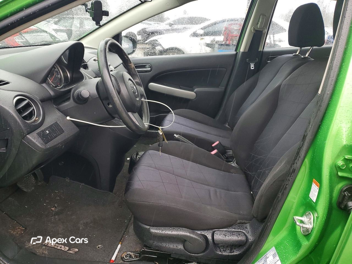 Mazda 2 2011