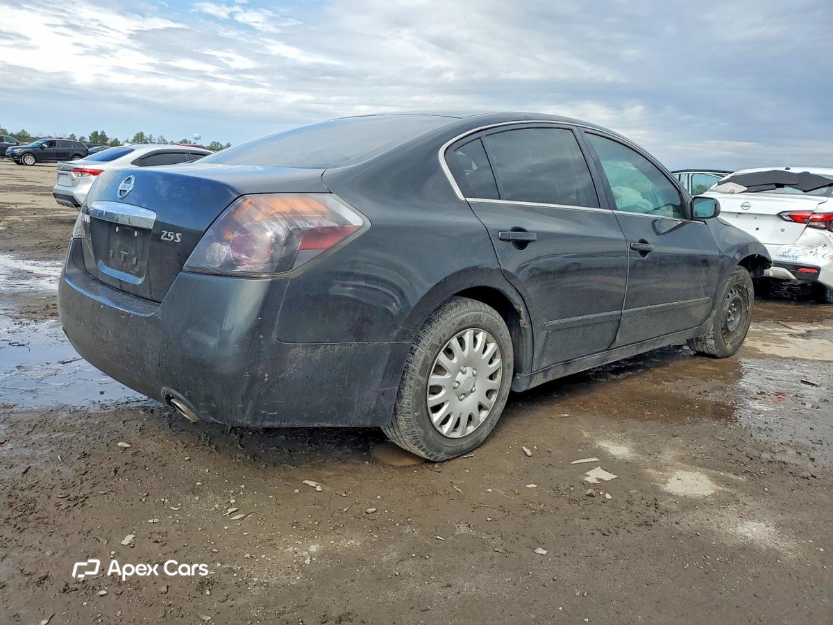 Nissan Altima 2010