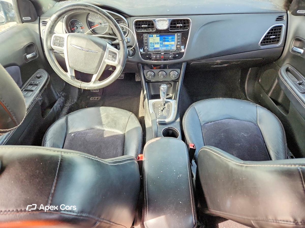Chrysler 200 2011