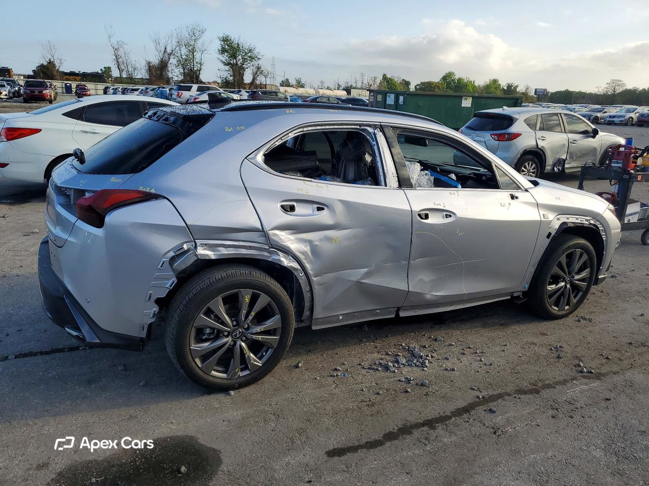 Lexus UX 2024