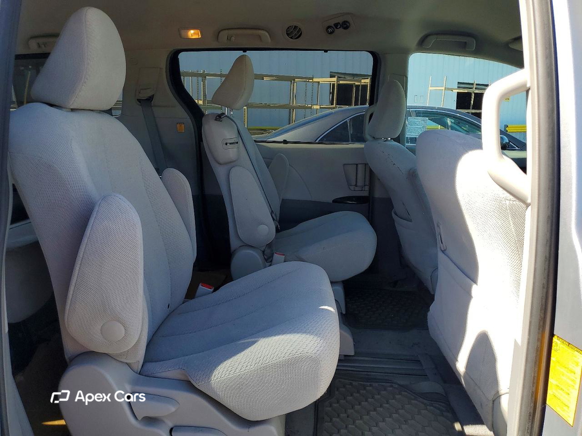 Toyota Sienna 2012