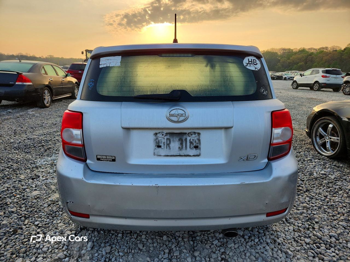 Scion xD 2010