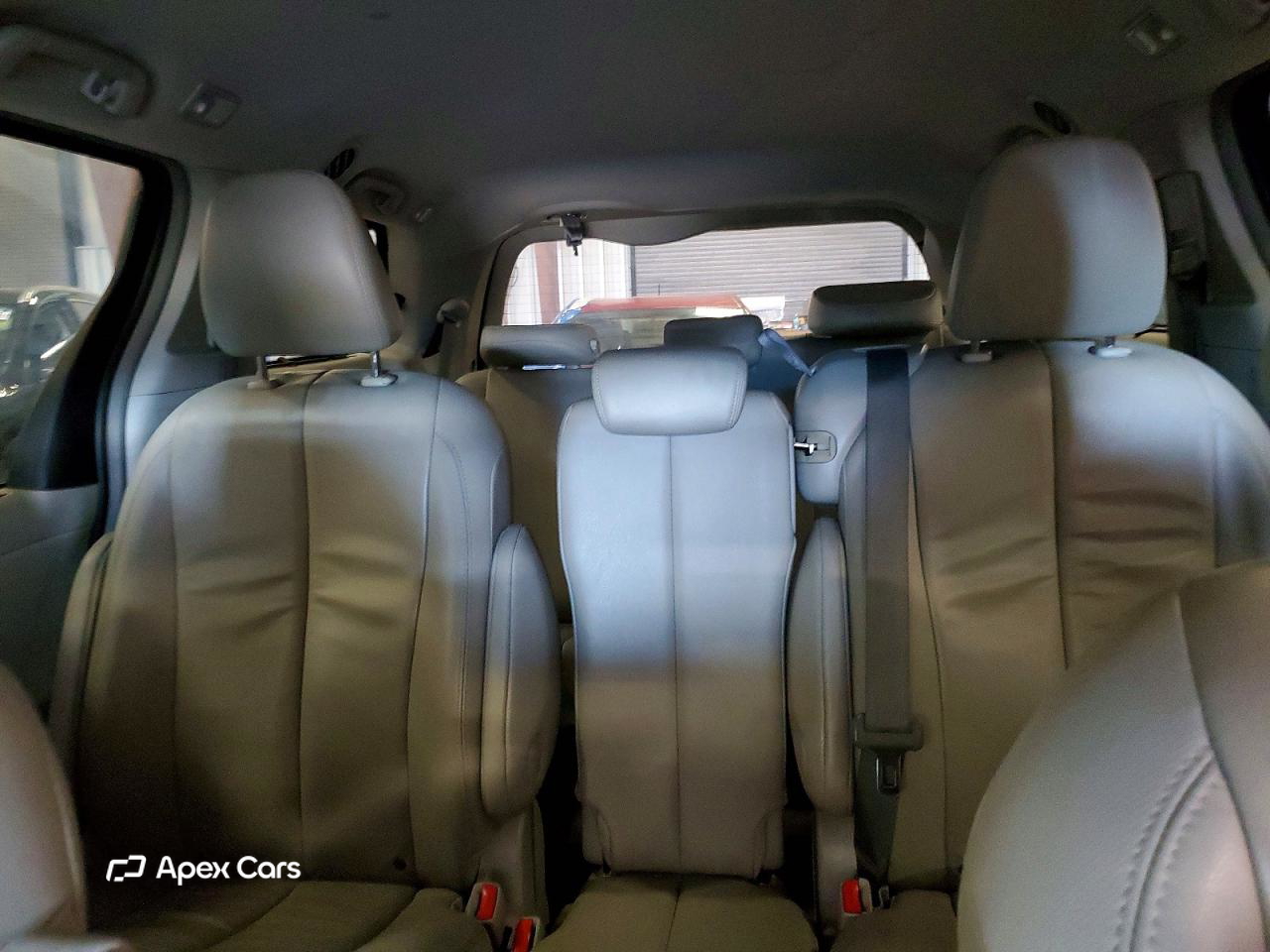 Toyota Sienna 2012