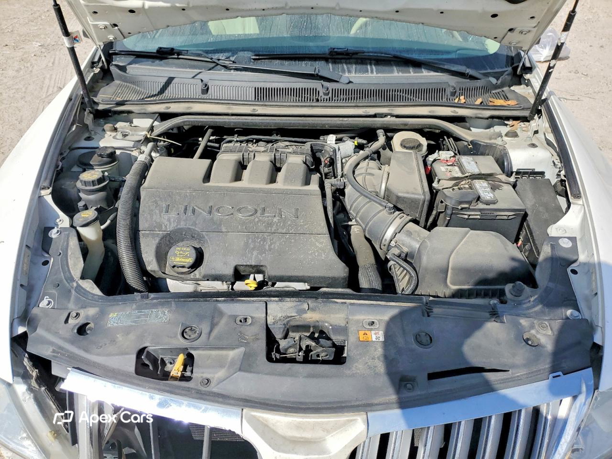 Lincoln MKS 2011