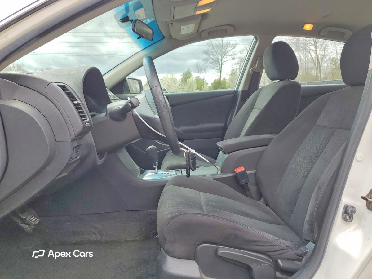Nissan Altima 2010