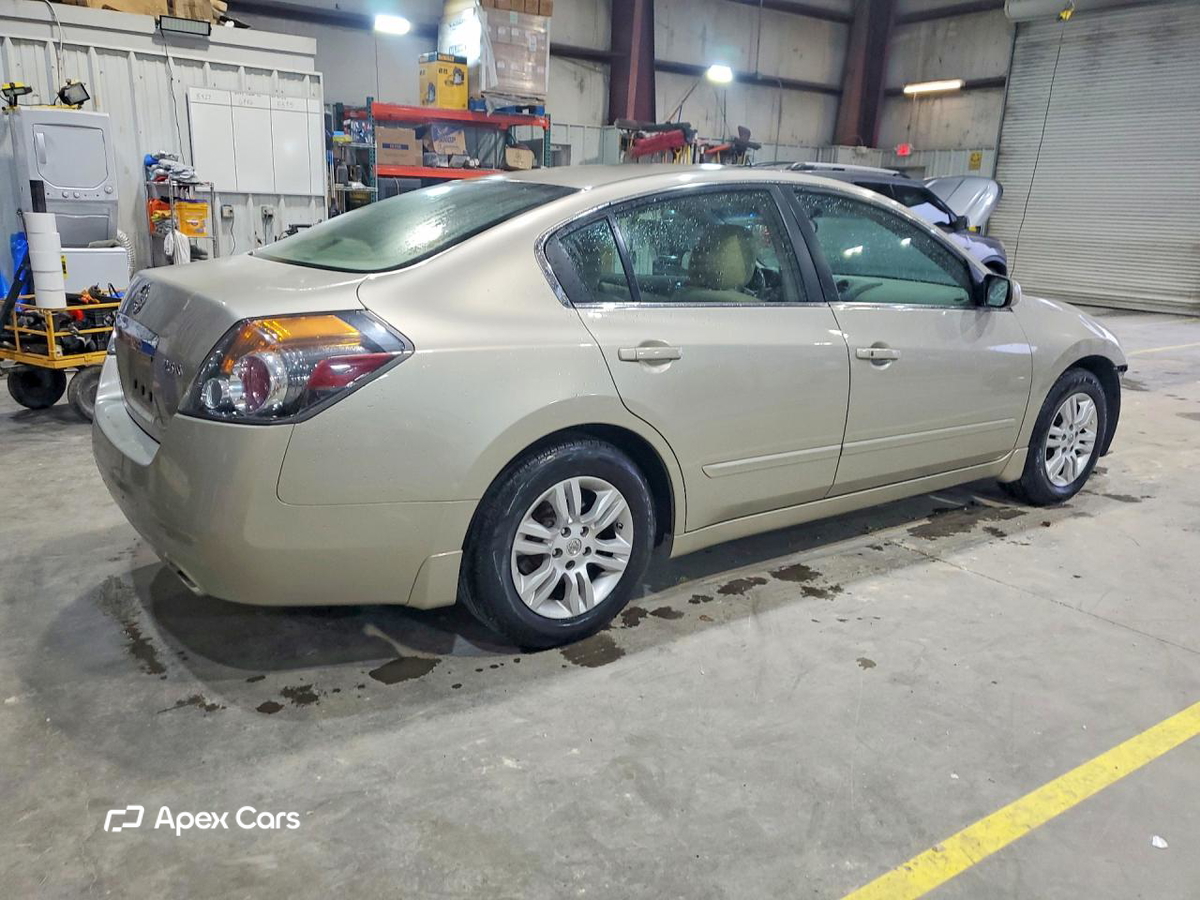 Nissan Altima 2010