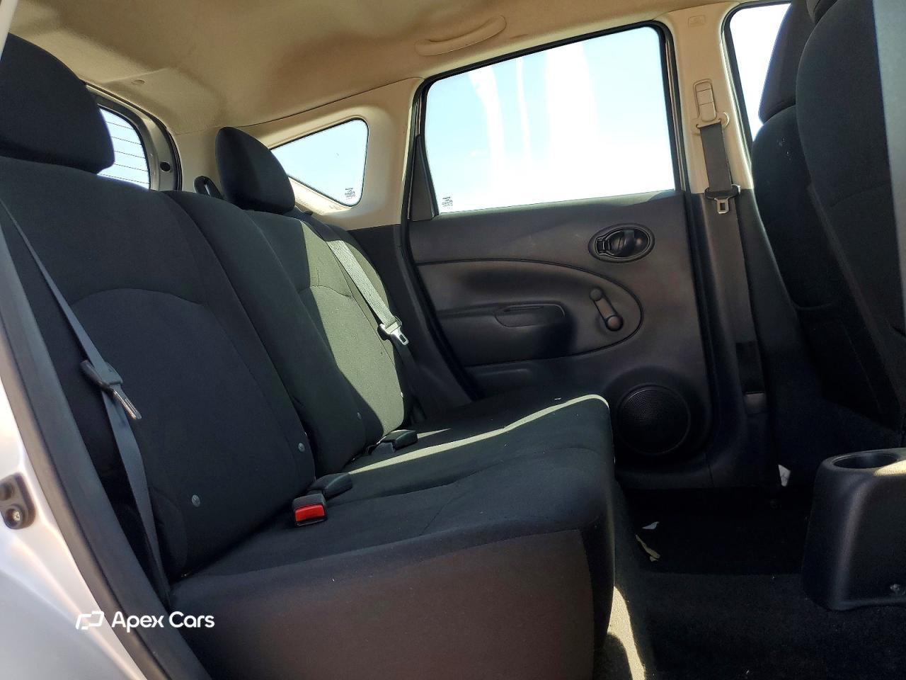 Nissan Versa 2015