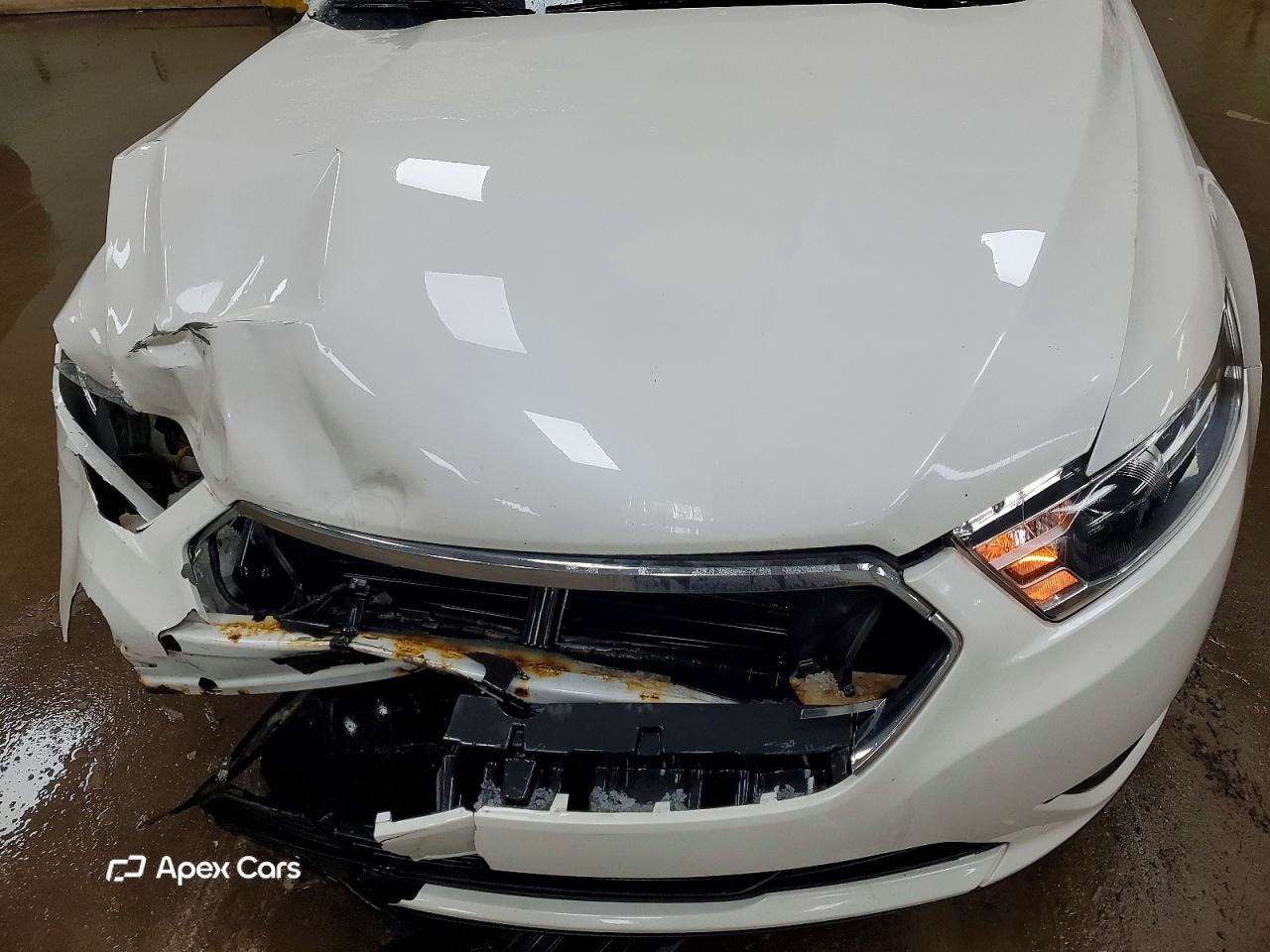 Ford Taurus 2016