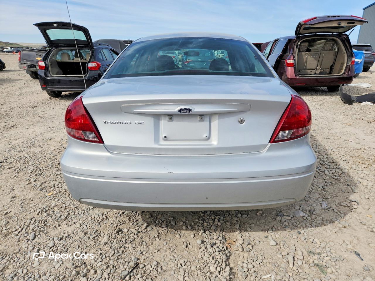 Ford Taurus 2004