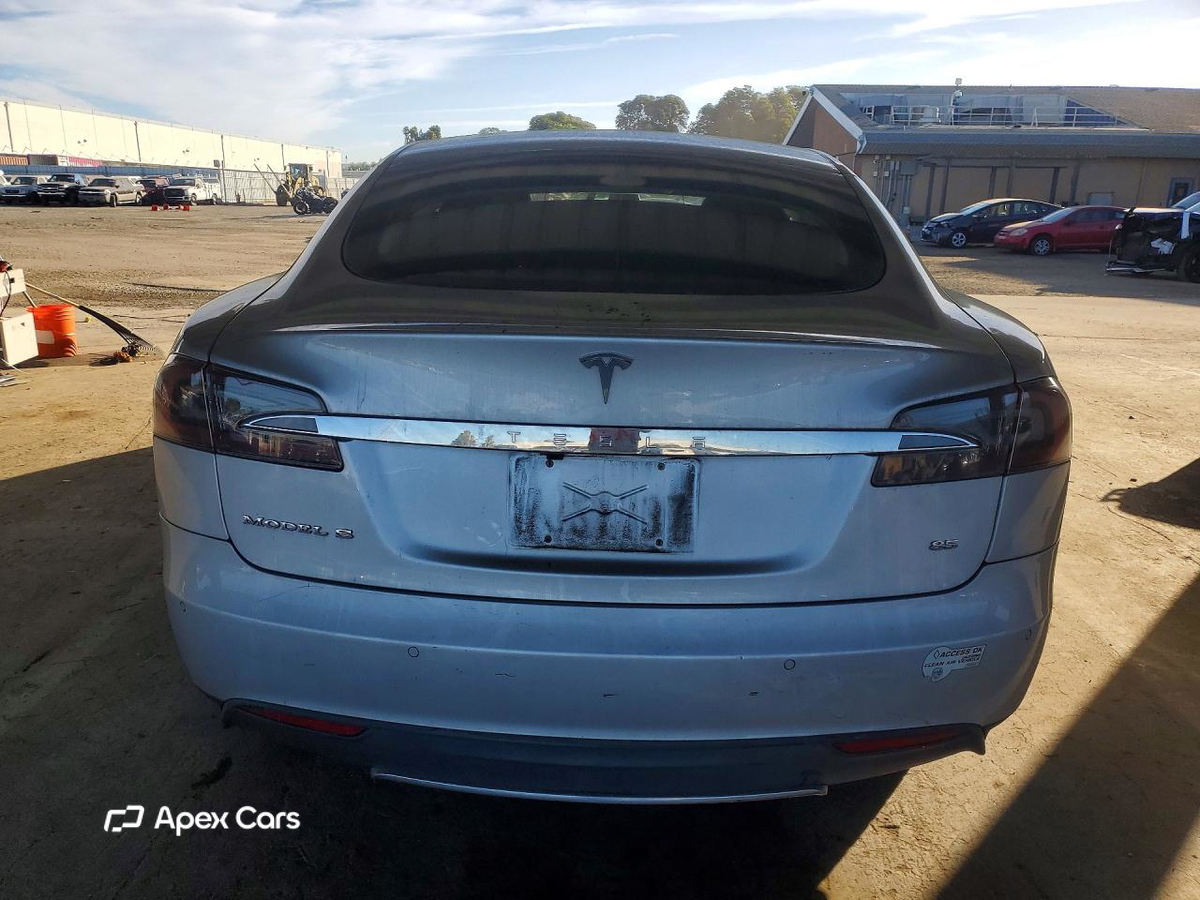 Tesla Model S 2014