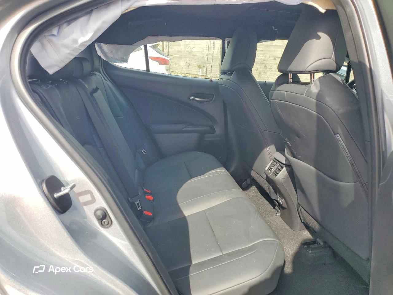 Lexus UX 2024