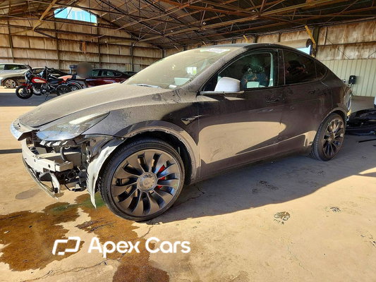 Tesla Model Y 2022 - Image 1 of 5