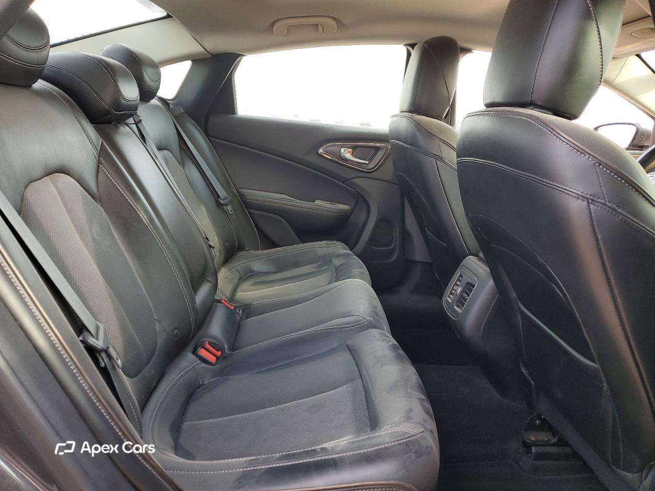 Chrysler 200 2015