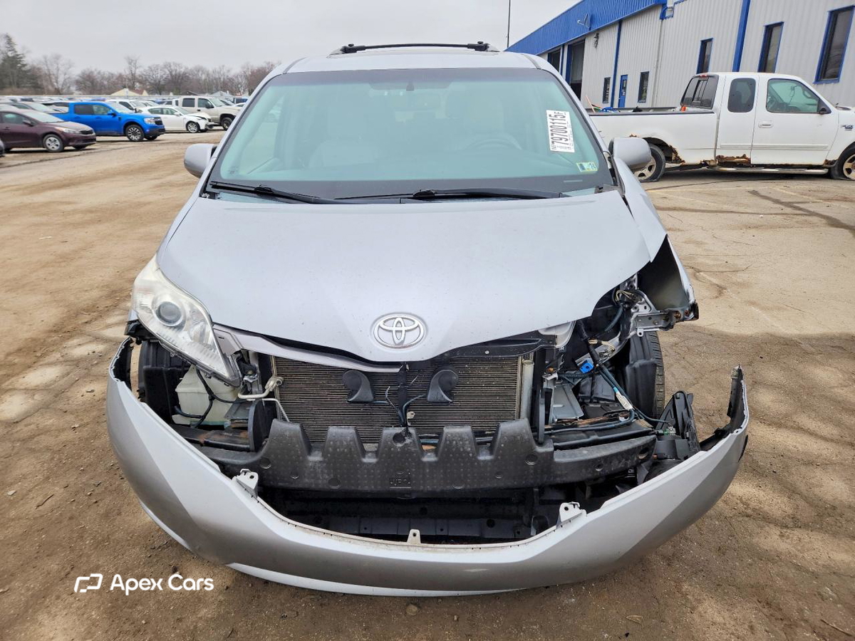 Toyota Sienna 2015
