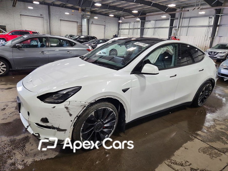 Tesla Model Y 2022 - Image 1 of 14